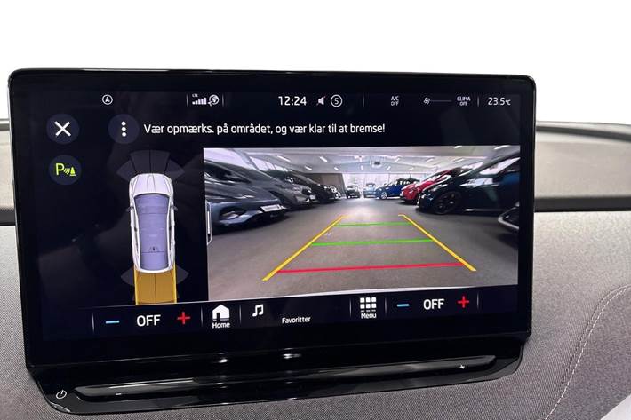 Hvid Skoda Enyaq fra 2023