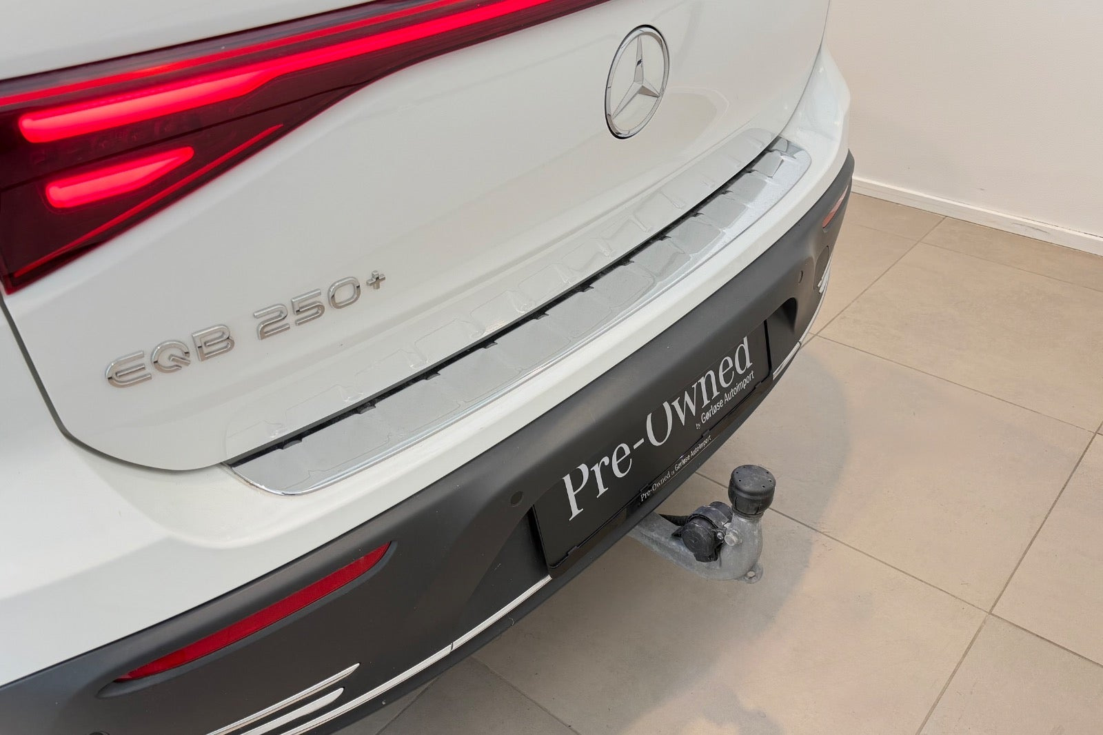 Hvid Mercedes EQB250+ fra 2026