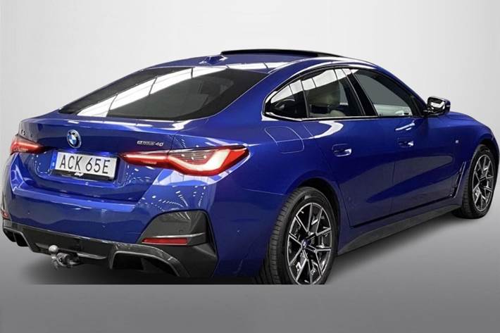 Blå BMW i4 fra 2023