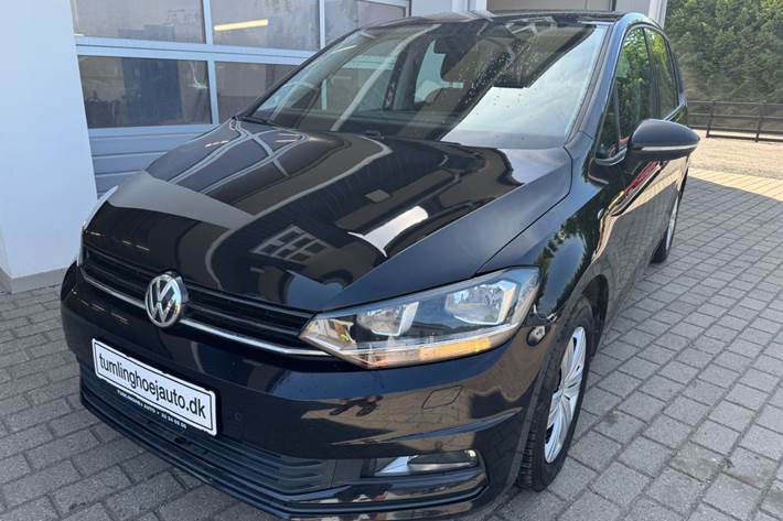 Sort VW Touran fra 2017