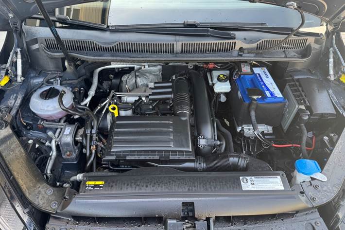 Sort VW Touran fra 2017