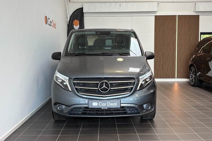 Grå Mercedes Vito 119 fra 2018
