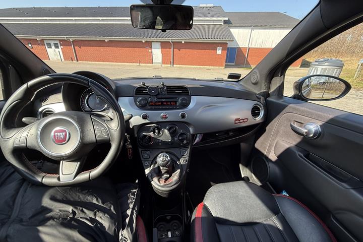Grå Fiat 500C fra 2014