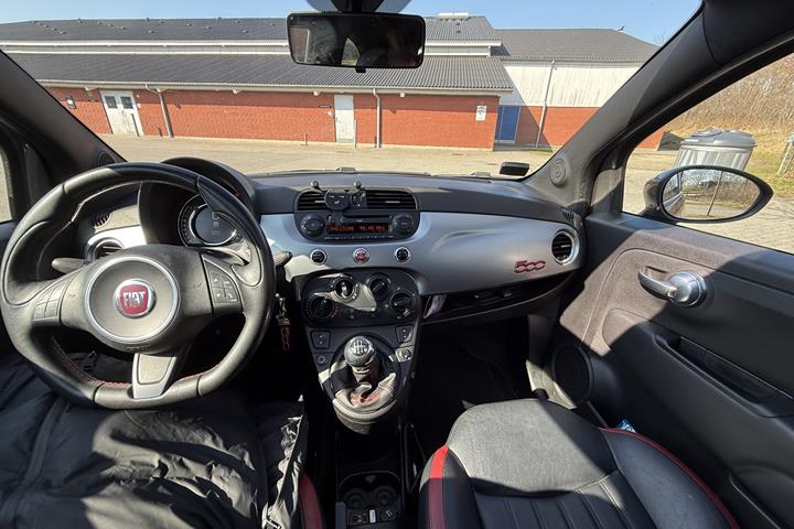 Grå Fiat 500C fra 2014