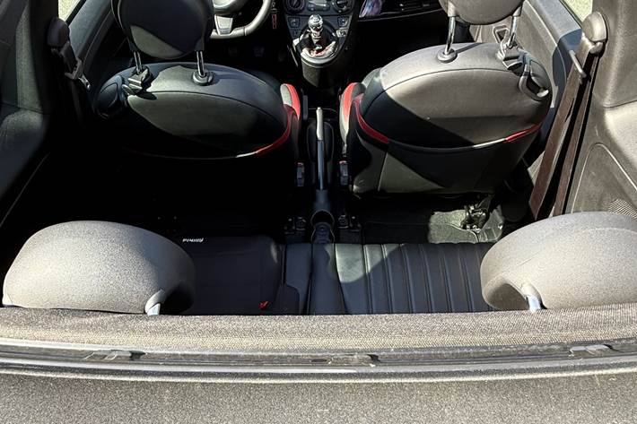 Grå Fiat 500C fra 2014
