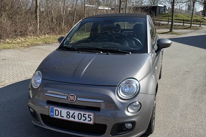 Grå Fiat 500C fra 2014