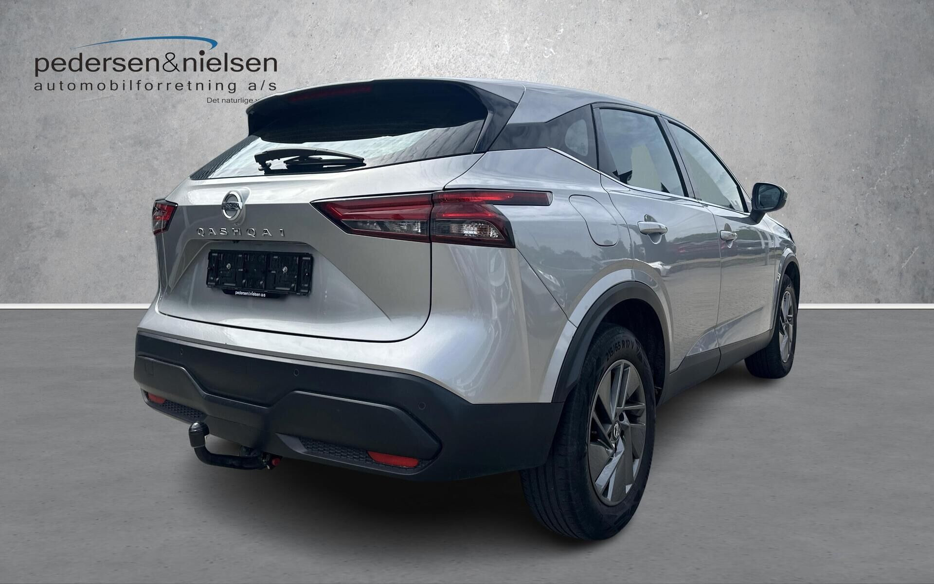 Sølv Nissan Qashqai fra 2022