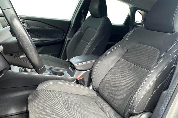 Sølv Nissan Qashqai fra 2022