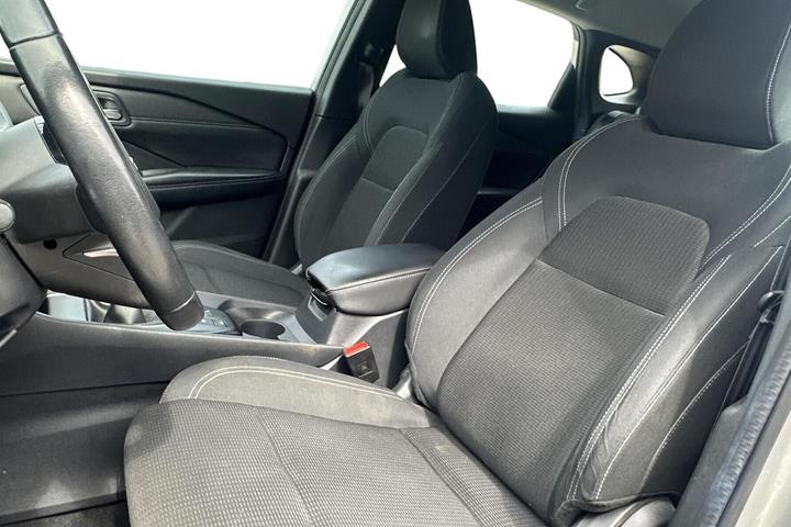 Sølv Nissan Qashqai fra 2022
