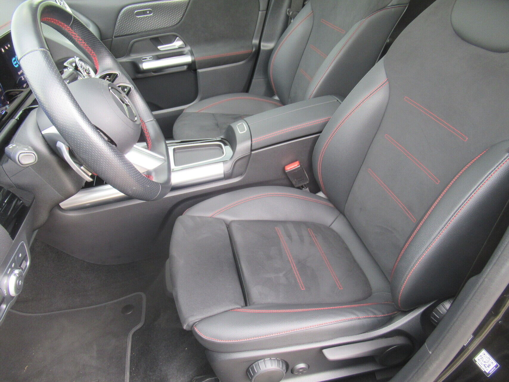 Sort Mercedes EQA 250+ fra 2024