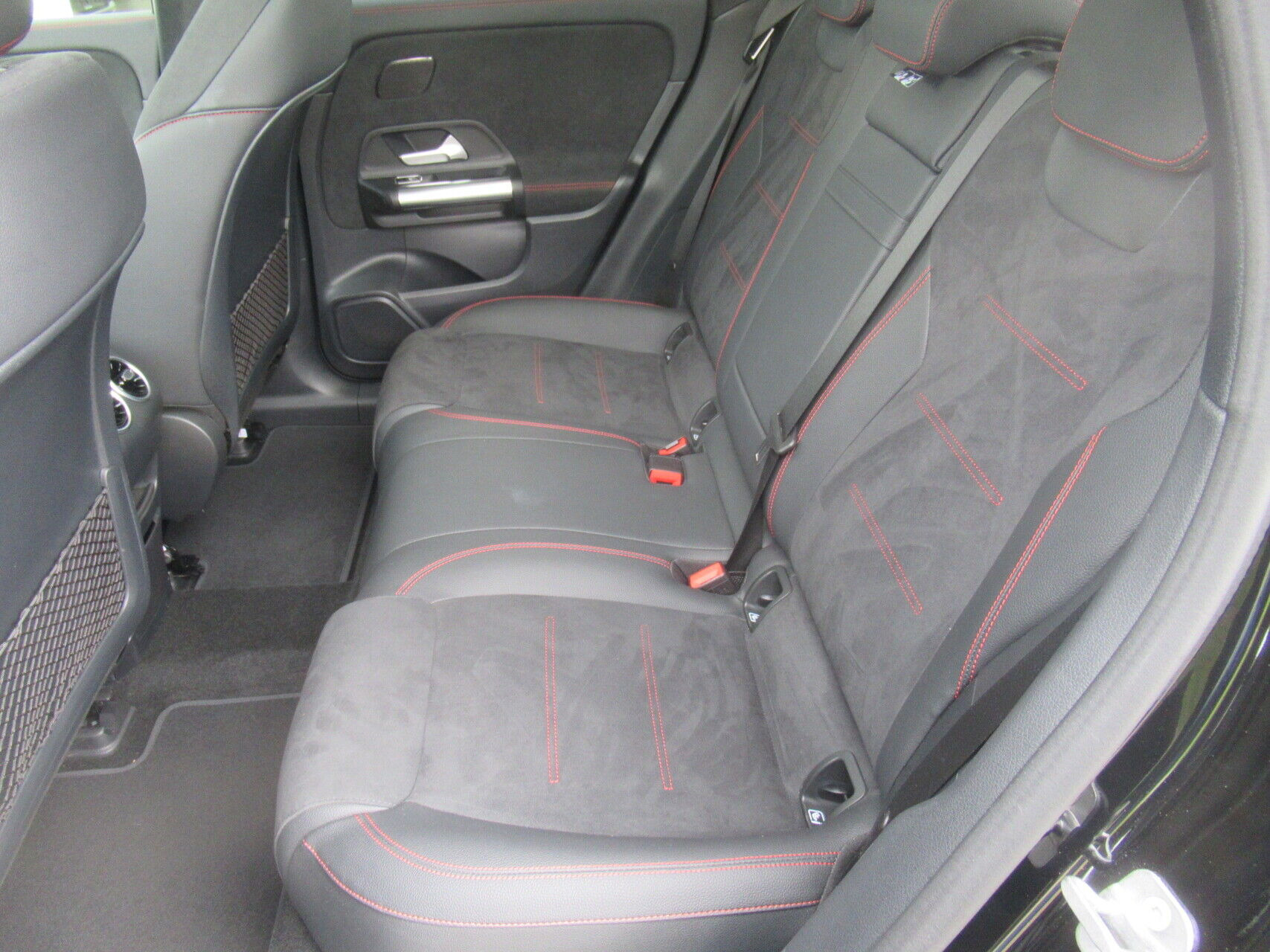 Sort Mercedes EQA 250+ fra 2024