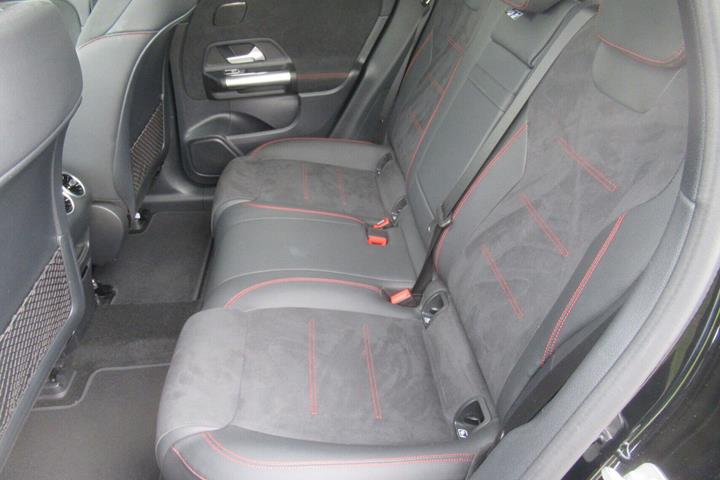 Sort Mercedes EQA 250+ fra 2024