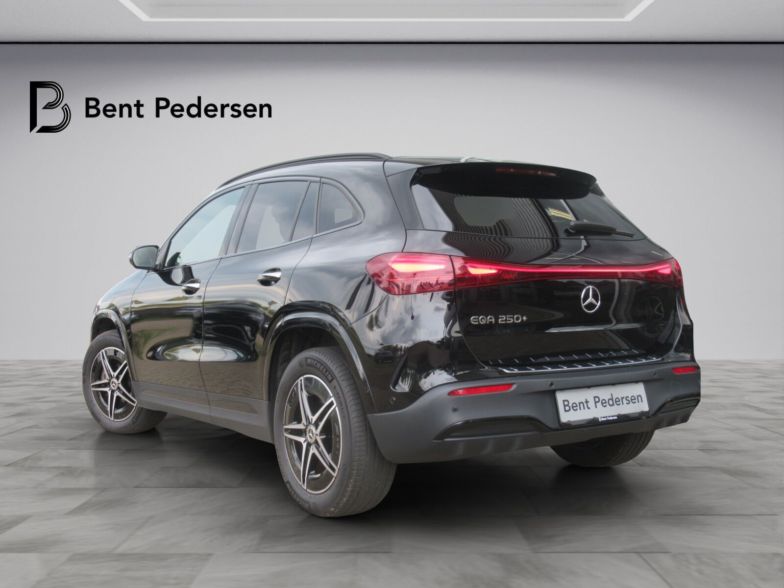 Sort Mercedes EQA 250+ fra 2024