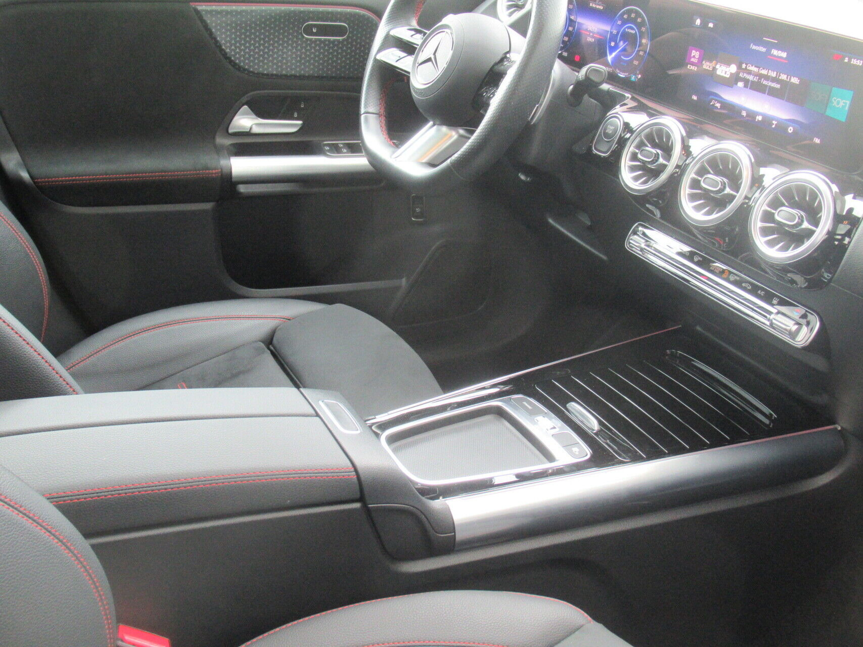 Sort Mercedes EQA 250+ fra 2024
