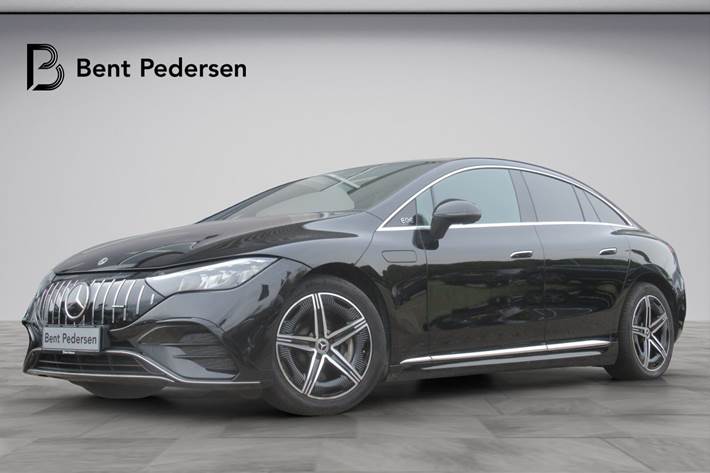 Sort Mercedes EQE 350 fra 2024 set udefra