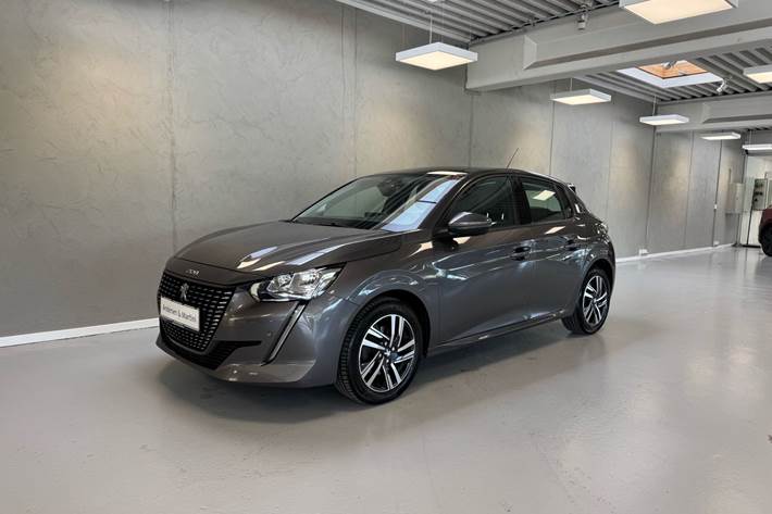 Grå Peugeot 208 fra 2020
