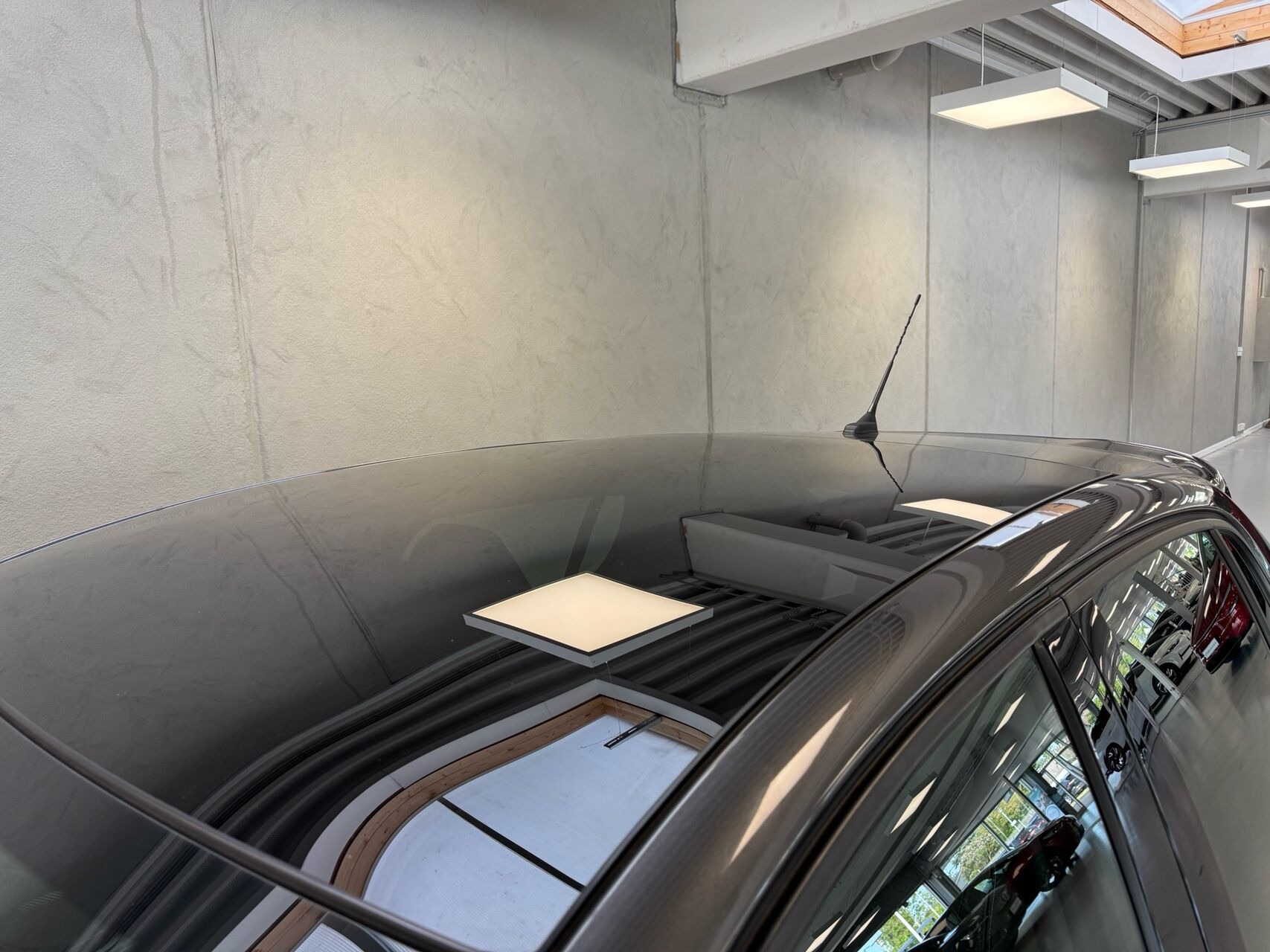 Grå Peugeot 208 fra 2020