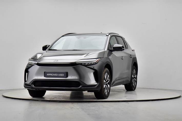 Grå Toyota BZ4X fra 2023