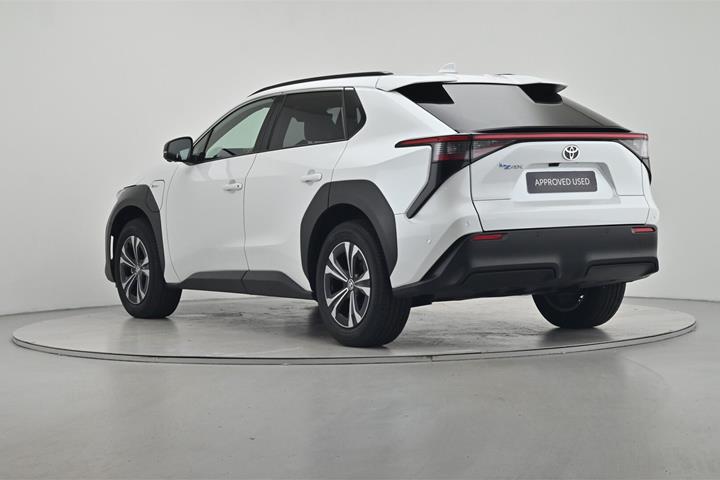 Hvid Toyota BZ4X fra 2025