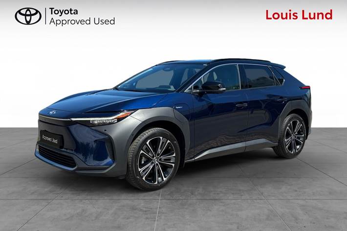 Blå Toyota BZ4X fra 2024