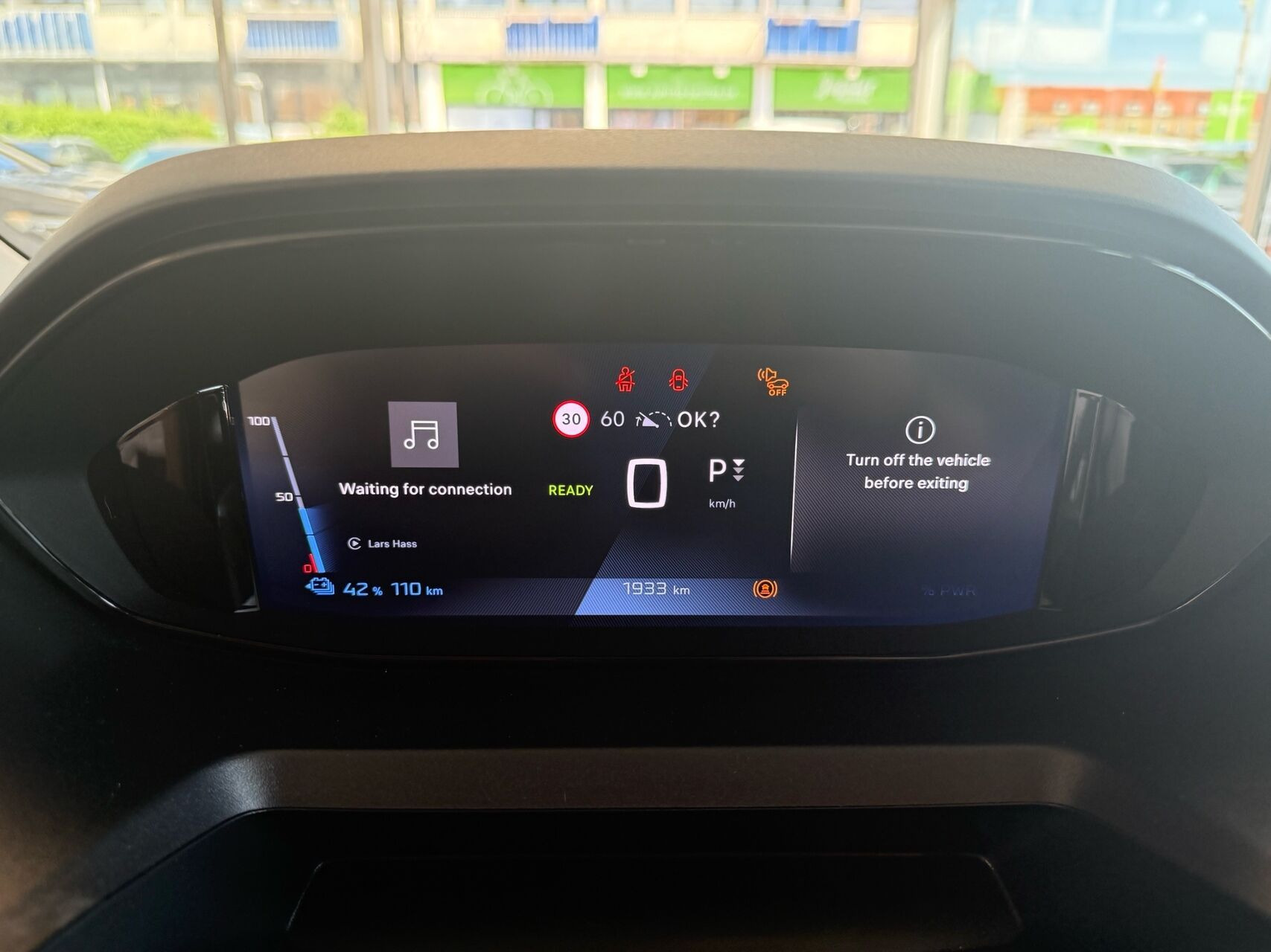 Blå Peugeot e-Rifter fra 2025