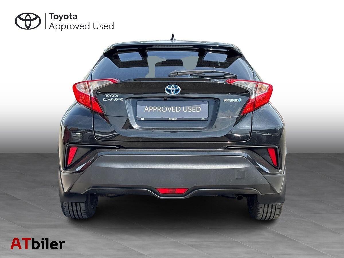 Sort Toyota C-HR fra 2018