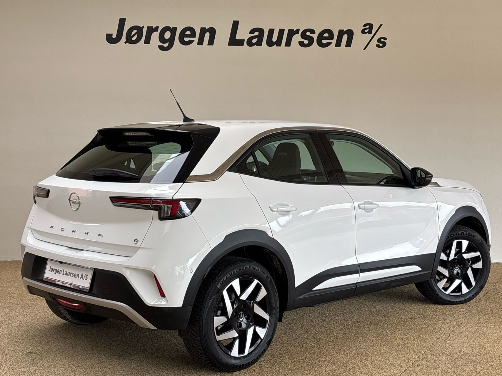 Hvid Opel Mokka-e fra 2022