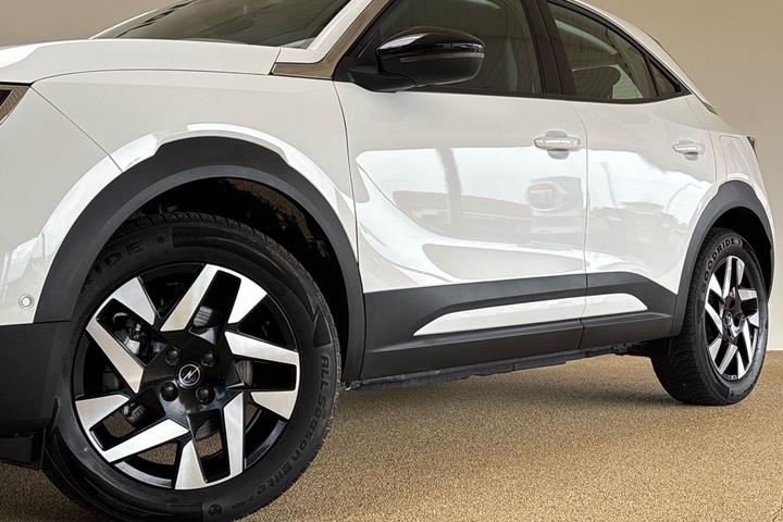 Hvid Opel Mokka-e fra 2022