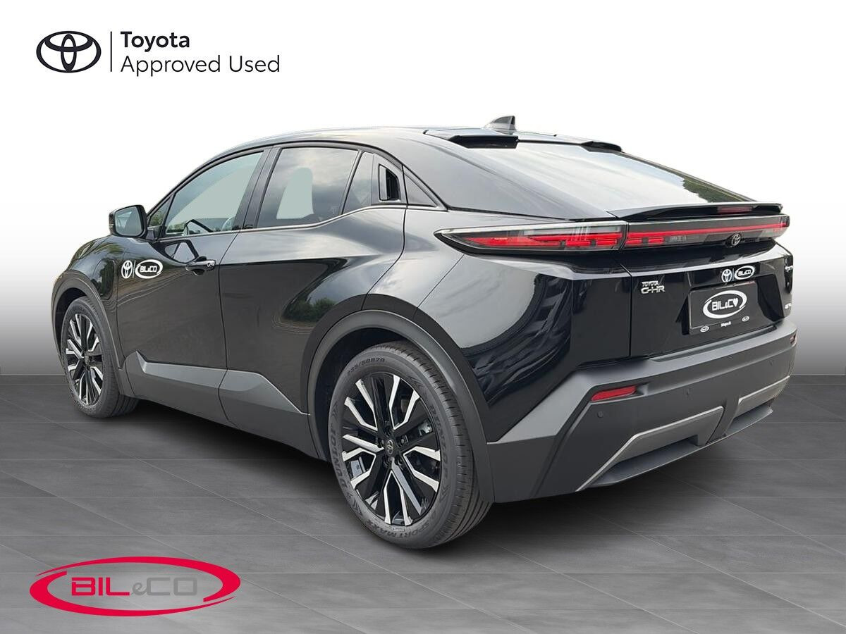 Sort Toyota Toyota C-HR+ fra 2026 set udefra