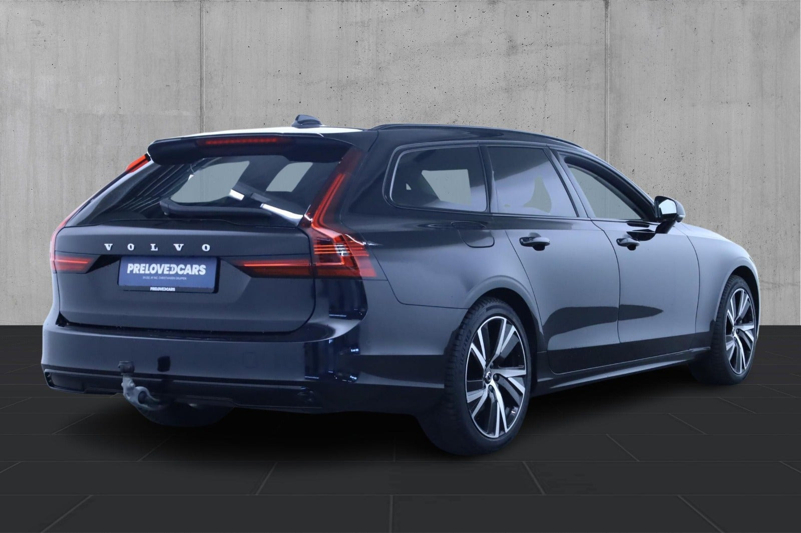 Sort Volvo V90 fra 2023