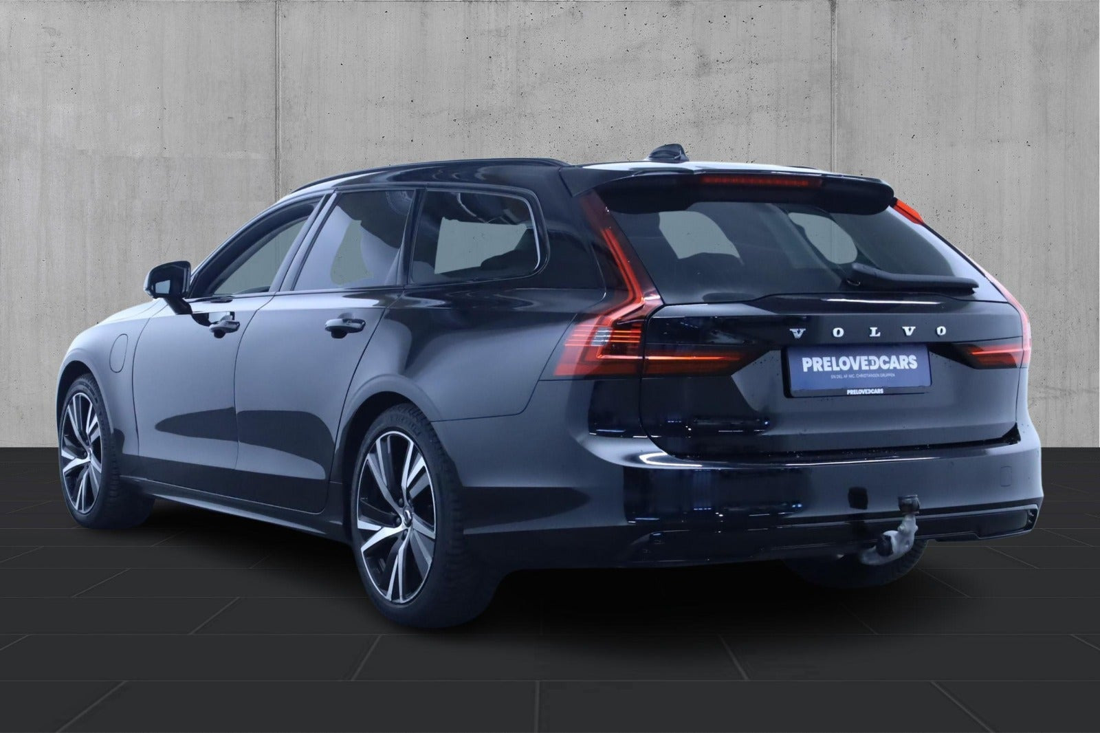 Sort Volvo V90 fra 2023