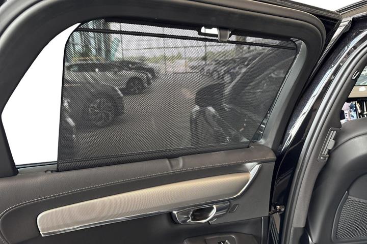 Sort Volvo V90 fra 2023