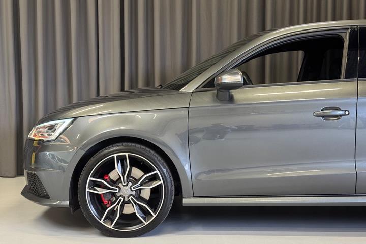 Grå Audi S1 fra 2015