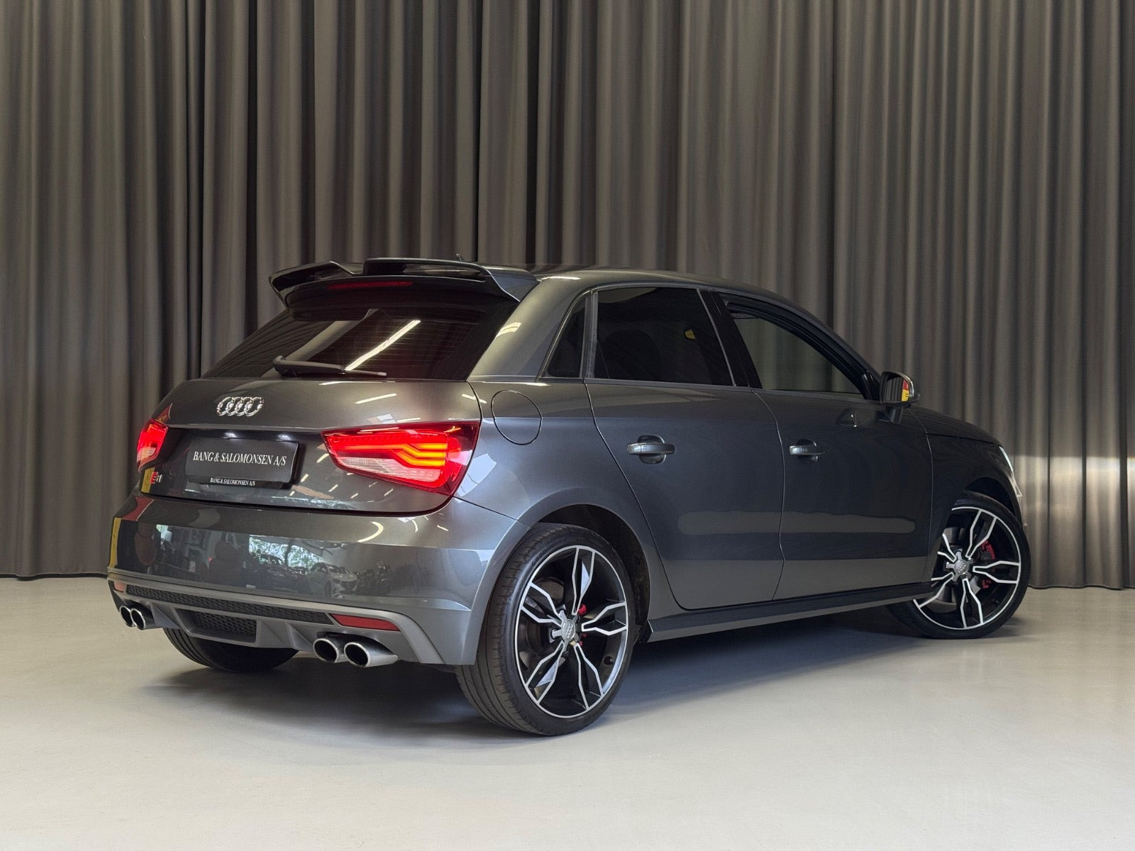 Grå Audi S1 fra 2015