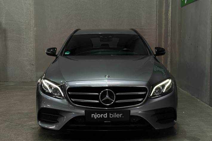 Sort Mercedes E300 de fra 2019