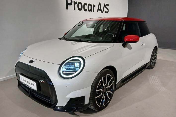 Hvid Mini Cooper SE fra 2024