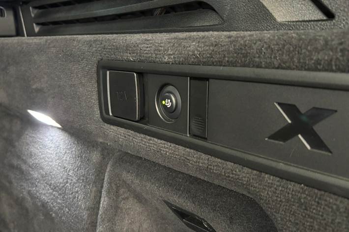 Sort BMW X5 fra 2024