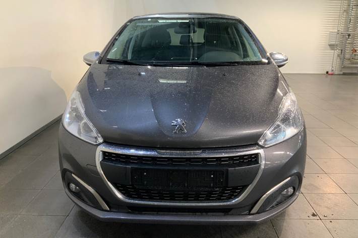 Grå Peugeot 208 fra 2018