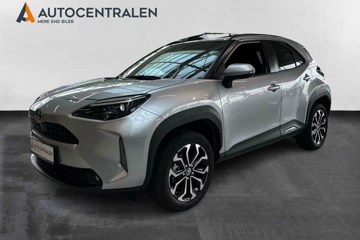 Sølv Toyota Yaris Cross fra 2024