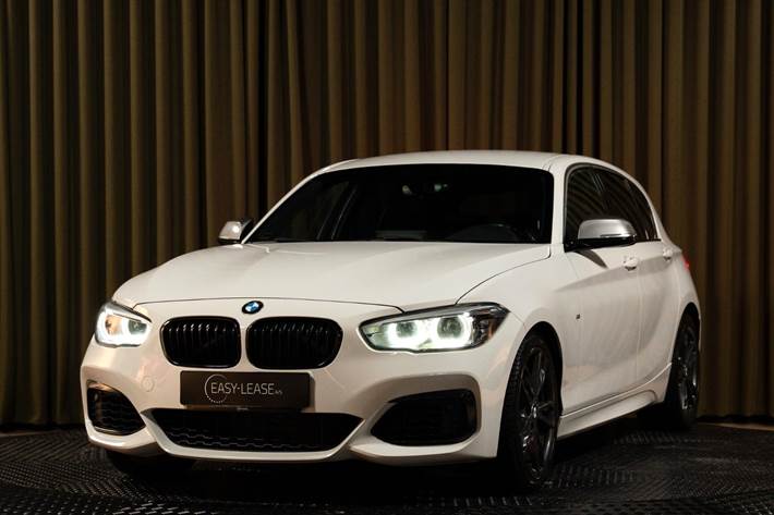 Hvid BMW M140i fra 2018