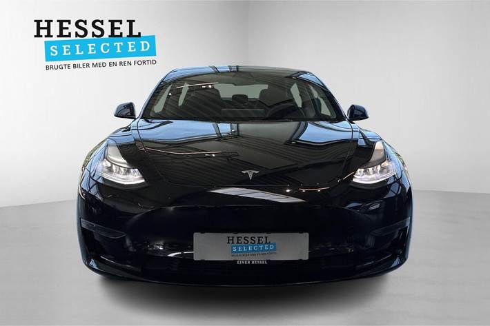 Sort Tesla Model 3 fra 2023