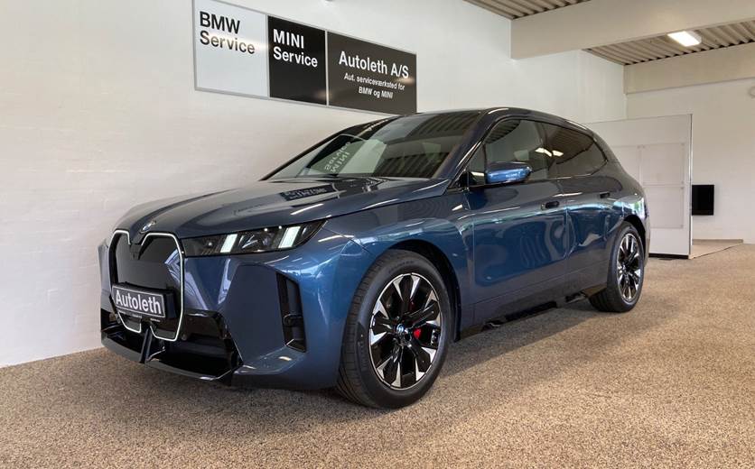BMW iX xDrive45 M-Sport