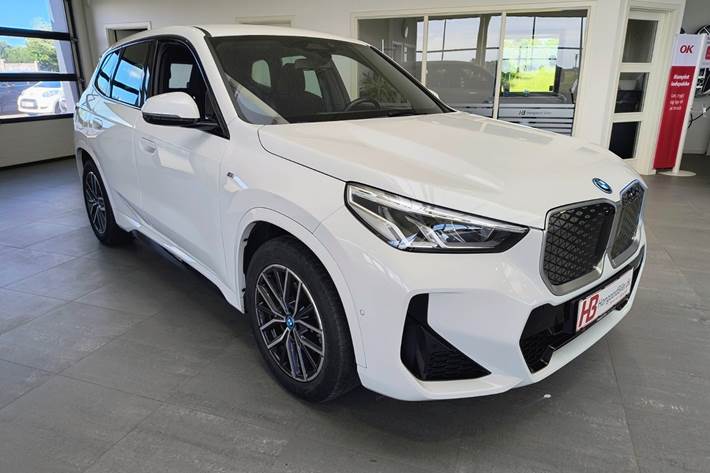 Hvid BMW iX1 fra 2024