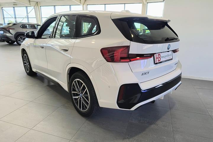 Hvid BMW iX1 fra 2024