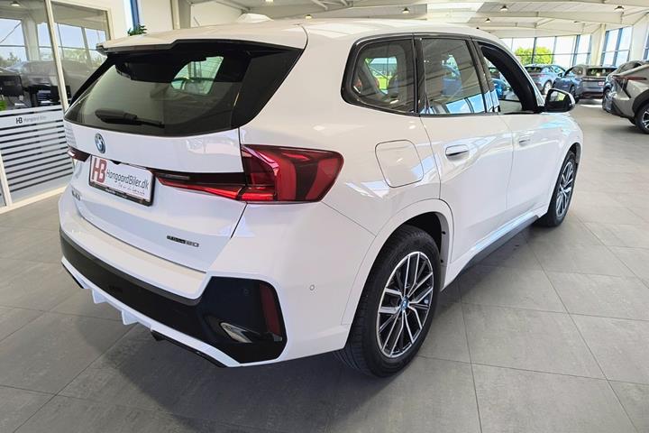 Hvid BMW iX1 fra 2024