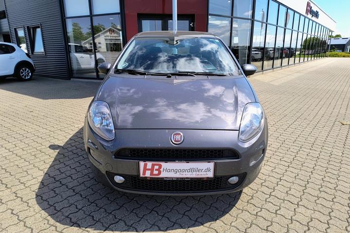 Grå Fiat Punto fra 2017