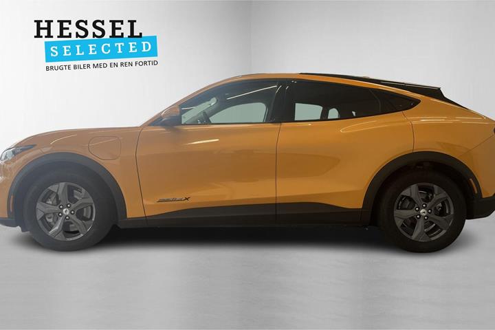 Orange Ford Mustang Mach-E fra 2023