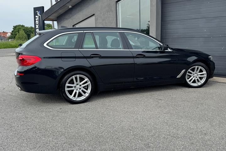 Sort BMW 520d fra 2017