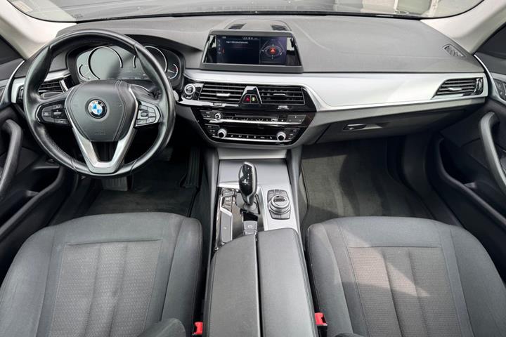 Sort BMW 520d fra 2017