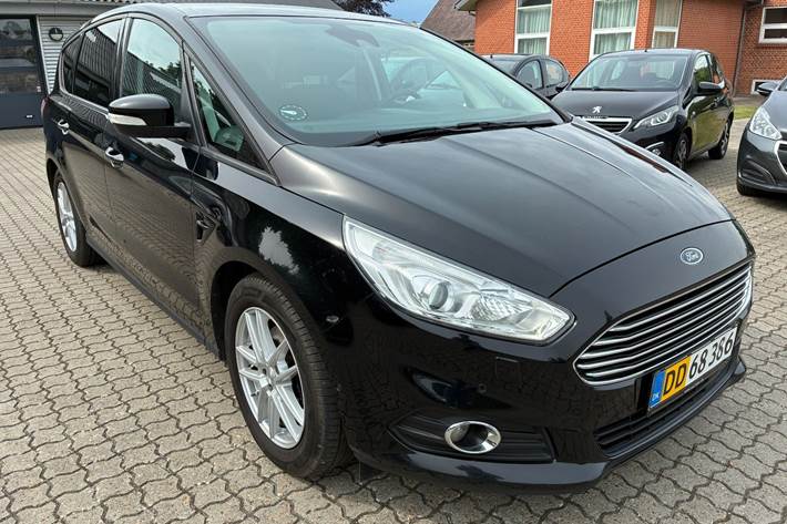 Sort Ford S-MAX fra 2016